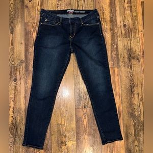 Levi Modern Skinny — size 31/32